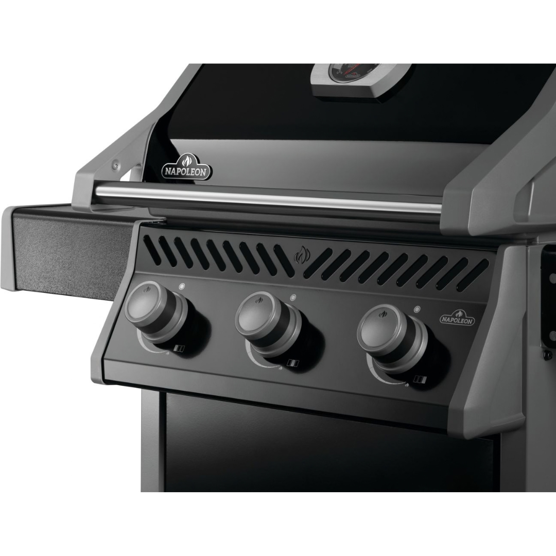 Napoleon Rogue® 425 with Stainless Steel Grids