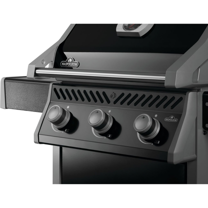 Napoleon Rogue® 425 with Stainless Steel Grids