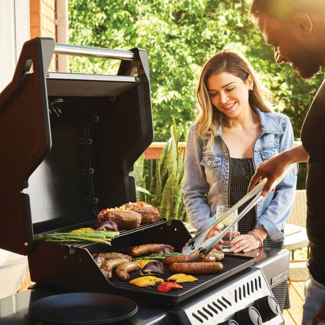 Napoleon Freestyle™ 365 3-Burner Gas Grill