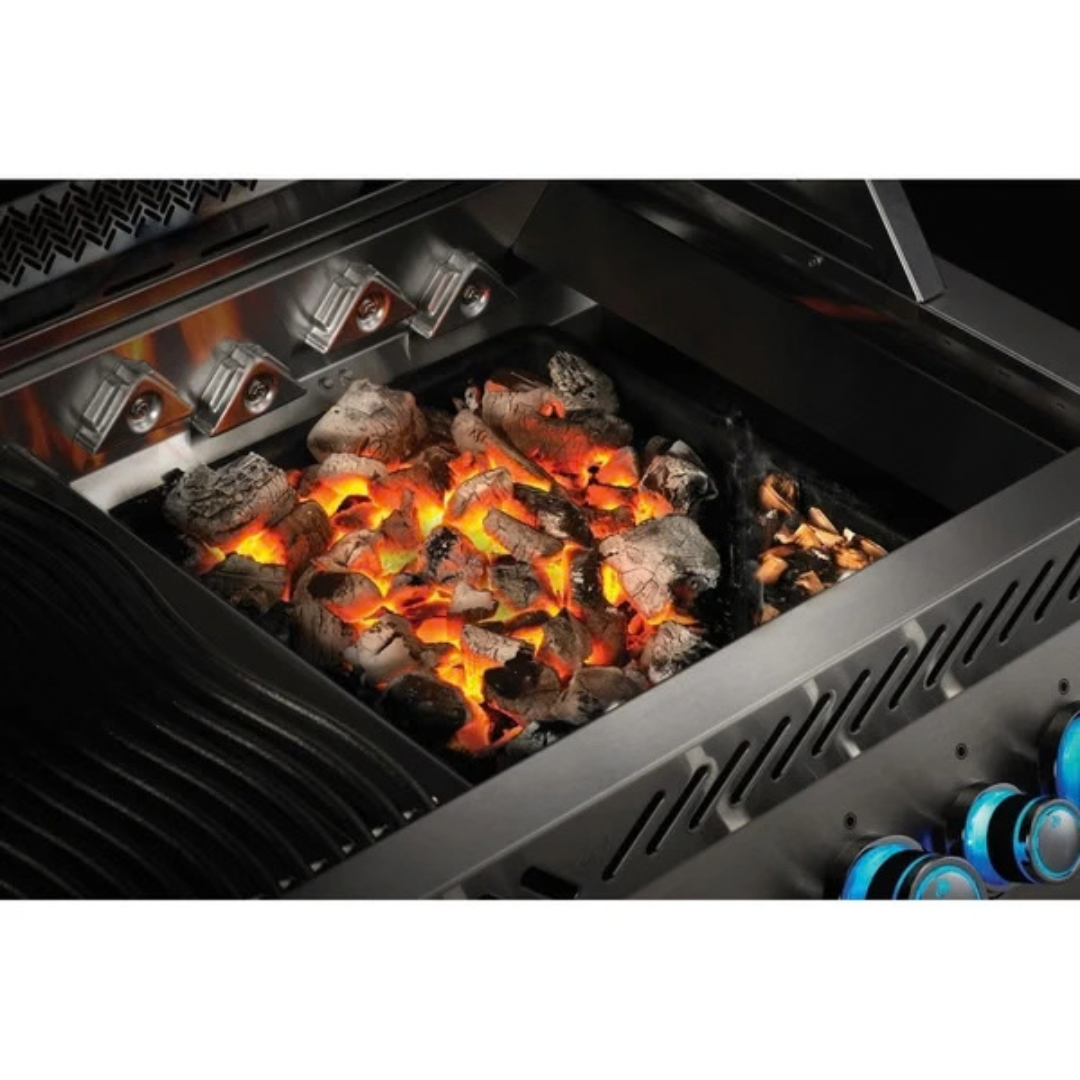 Napoleon Rogue 425 Gas Grill - Ambiance